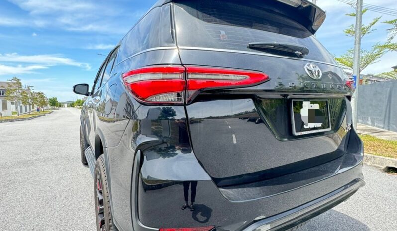 
Toyota Fortuner full									