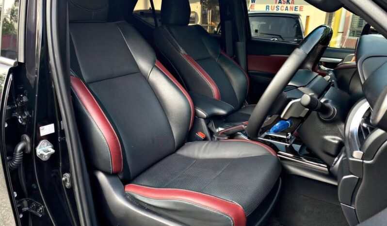 
Toyota Fortuner full									