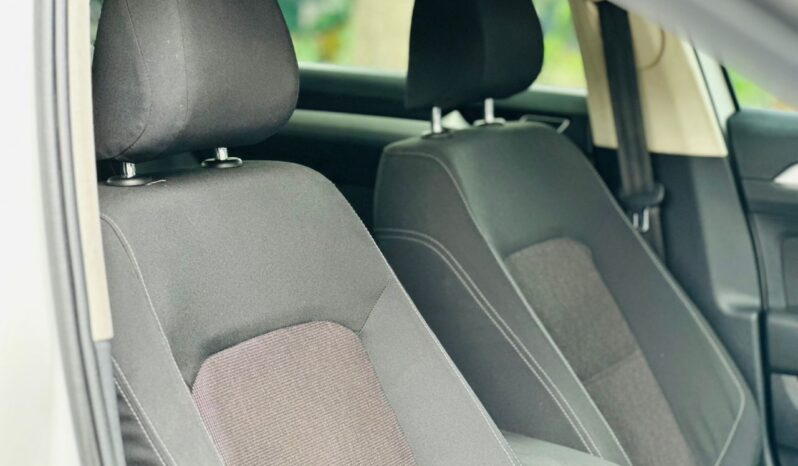 
Volkswagen Passat full									