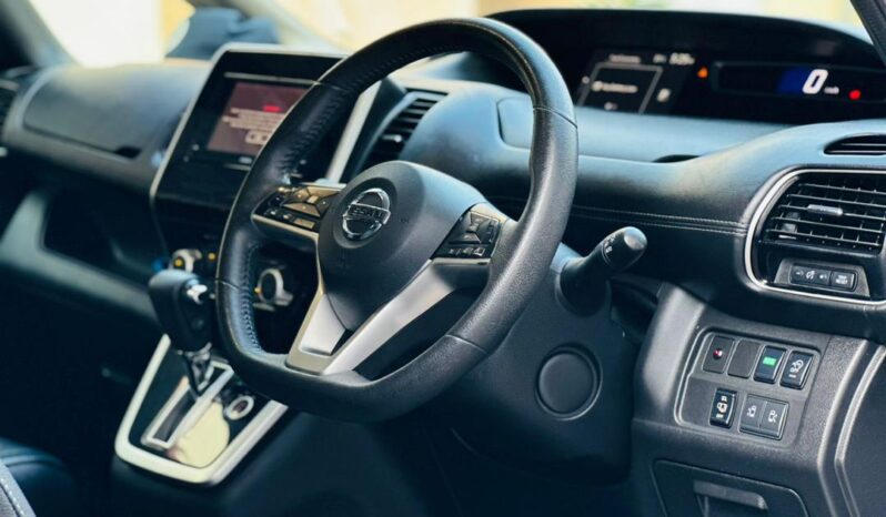 
Nissan Serena Highway Star full									